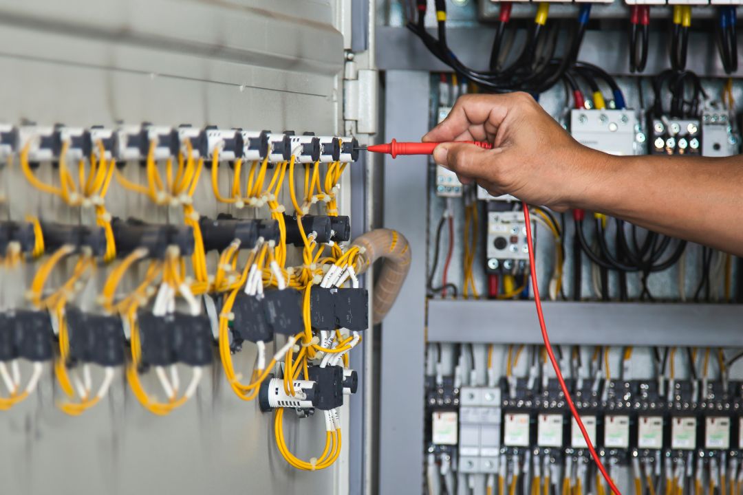 Commercial Maintenance Electrician
